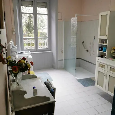 Maison De Bourg Dans Le Cantal