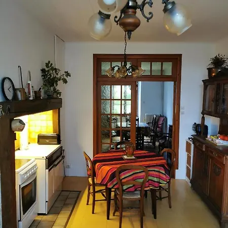 Maison De Bourg Dans Le Cantal *